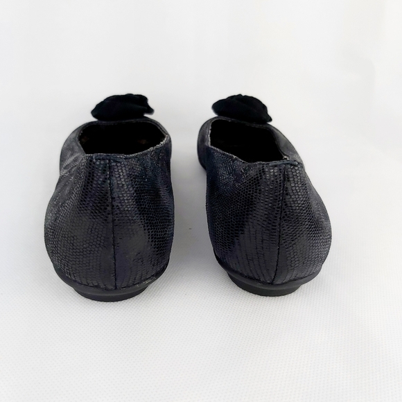 Söfft comfort slip on leather loafer flats shoes size 7M - Picture 6 of 9